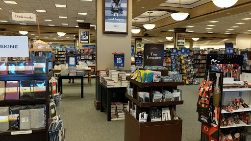Book Store «Barnes & Noble», reviews and photos, 65 E Marketview Dr, Champaign, IL 61820, USA