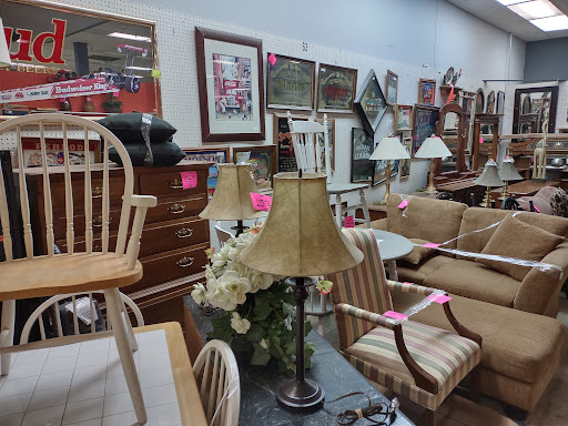 Flea Market «Peddlers Mall», reviews and photos, 7803 E Washington St, Indianapolis, IN 46219, USA