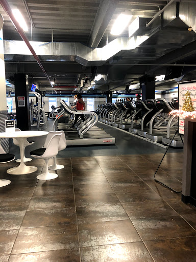 Health Club «Crunch - Richmond Hill», reviews and photos, 115-2 Jamaica Ave, Queens, NY 11418, USA