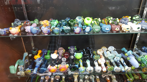 Tobacco Shop «Hazel Sky Smoke Shop San Pedro», reviews and photos, 7071 San Pedro Ave, San Antonio, TX 78216, USA