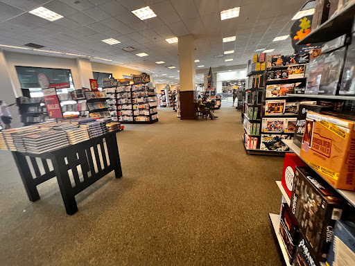 Book Store «Barnes & Noble», reviews and photos, 189 The Grove Dr, Los Angeles, CA 90036, USA