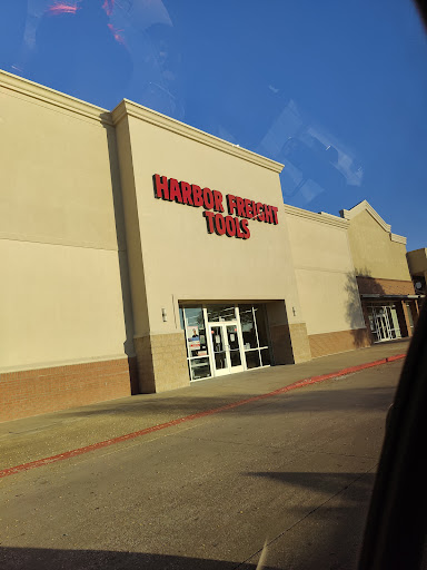 Hardware Store «Harbor Freight Tools», reviews and photos, 1102 W Arbrook Blvd # 104, Arlington, TX 76015, USA