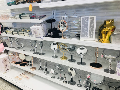 Clothing Store «Ross Dress for Less», reviews and photos, 3129 Market Center Drive, Morrisville, NC 27560, USA