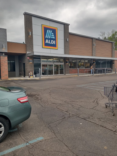 Supermarket «ALDI», reviews and photos, 932 E State St, Athens, OH 45701, USA