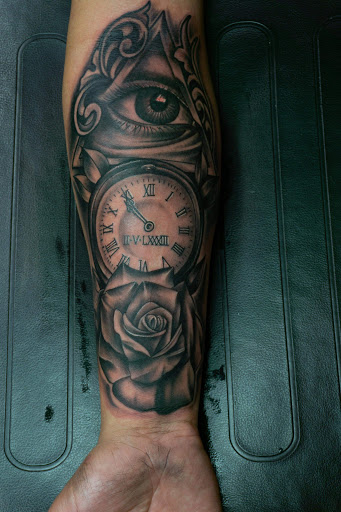 Explore collar bone tattoo ideas for women, creative tattoo ideas in Marshfield, available at All The Above Tattoo Studio