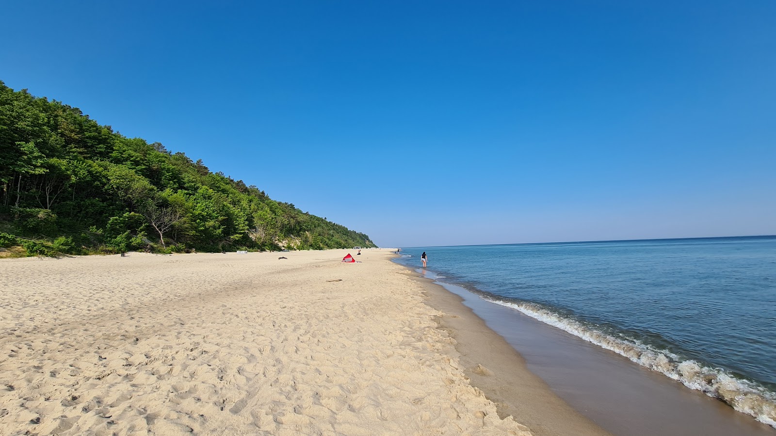 Foto di Jastrzebia Gora II Beach con una superficie del sabbia beige fine