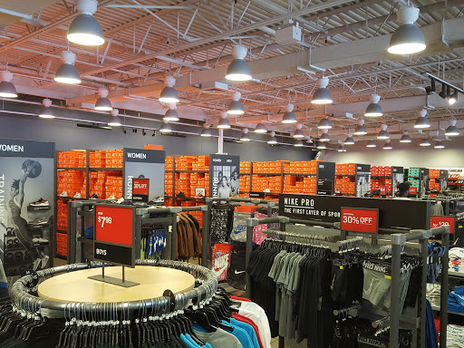 Clothing Store «Nike Factory Store», reviews and photos, 1475 N Burkhart Rd Suite C-200, Howell, MI 48855, USA