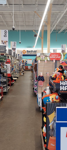 Pet Supply Store «PetSmart», reviews and photos, 830 Pelham Pkwy, Pelham, NY 10803, USA