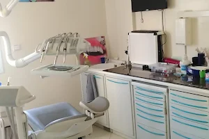 طبيب جراح للأسنان chirurgien dentiste de garde image