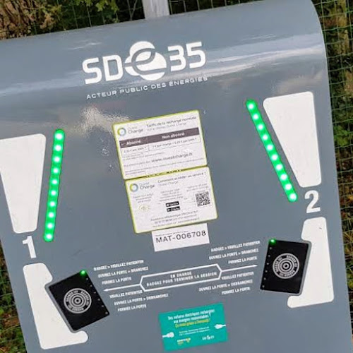 Borne de recharge de véhicules électriques Béa Charging Station Dinard