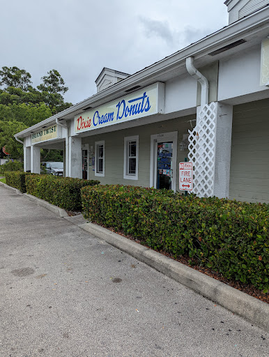 Donut Shop «Dixie Cream Donuts», reviews and photos, 1364 SW Bayshore Blvd, Port St Lucie, FL 34983, USA