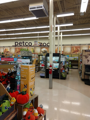 Pet Supply Store «Petco Animal Supplies», reviews and photos, 2615 Medical Center Pkwy #500, Murfreesboro, TN 37129, USA
