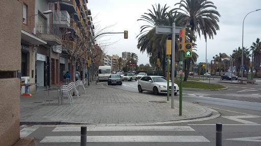 Lavandería Autoservicio LAVAXPRES