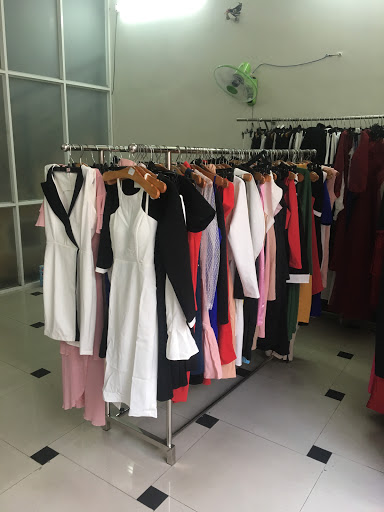 Stores to buy women's costumes Ho Chi Minh