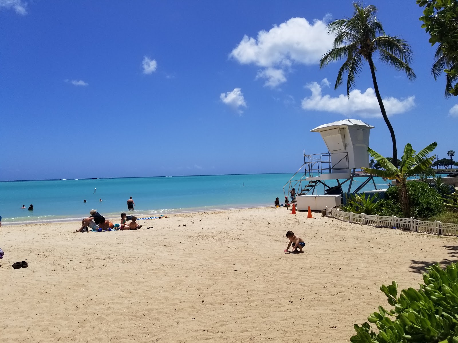Foto de Hickam Beach área de comodidades