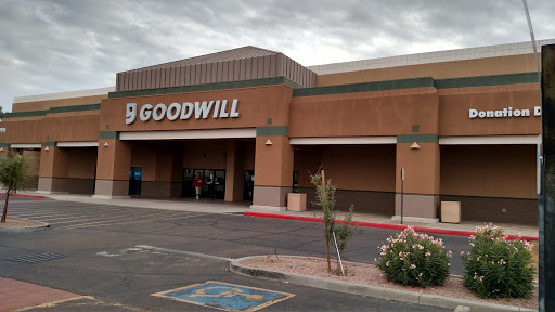 Thrift Store «Priest & Elliot Goodwill Retail & Donation Center», reviews and photos, 7850 S Priest Dr, Tempe, AZ 85284, USA