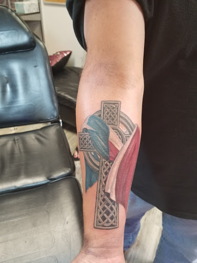 Tattoo Shop «River Rat Tattoos», reviews and photos, 965 N Walnut Ave, New Braunfels, TX 78130, USA