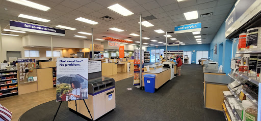 Print Shop «FedEx Office Print & Ship Center», reviews and photos, 550 Woods Lake Rd, Greenville, SC 29607, USA