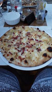 Plats et boissons du Pizzeria Pizza Colombiers La Montagne - n°15