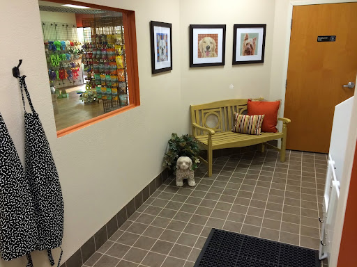 Pet Supply Store «EarthWise Pet Supply», reviews and photos, 11328 Montgomery Rd, Cincinnati, OH 45249, USA