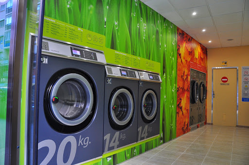 La lavandería autoservicio