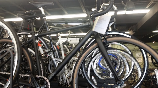 Bicycle Store «Performance Bicycle», reviews and photos, 1300 S Christopher Columbus Blvd, Philadelphia, PA 19147, USA