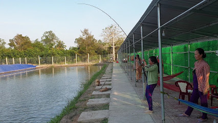 Hồ câu cá giải trí Vạn Nguyễn
