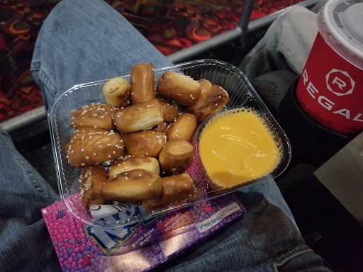 Movie Theater «Regal Cinemas Gulf Coast 16 & IMAX», reviews and photos, 10028 Gulf Center Dr, Fort Myers, FL 33913, USA