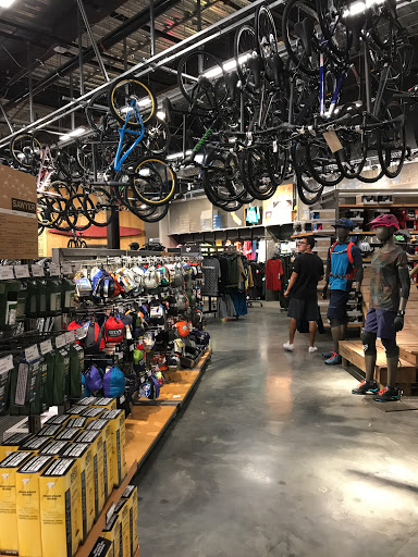 Camping Store «REI», reviews and photos, 6220 Topanga Canyon Blvd, Woodland Hills, CA 91367, USA