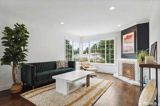 Mosaik Real Estate image