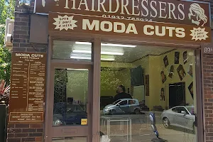 Hairdresser Moda Cut image