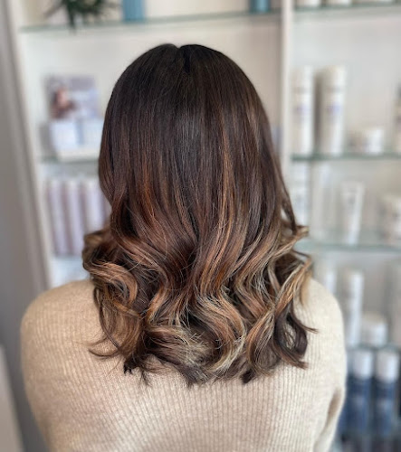 G&T Hairdressing Mission Bay - Beauty salon
