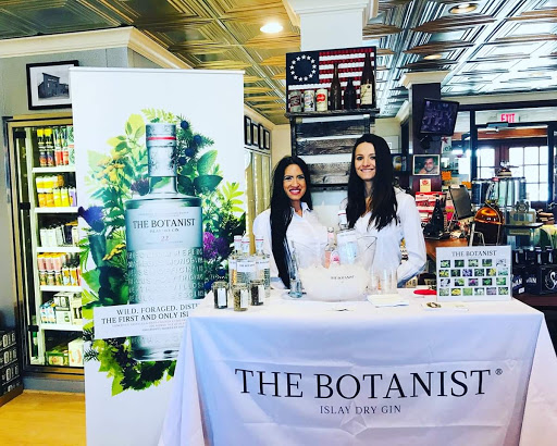 Liquor Store «Sharon Package Store», reviews and photos, 1 Gay St, Sharon, CT 06069, USA