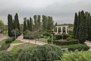 Jardín de Las Tres Culturas image