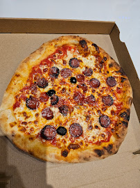 Plats et boissons du Pizzeria Pizza Di Napoli Ayguesvives - n°2