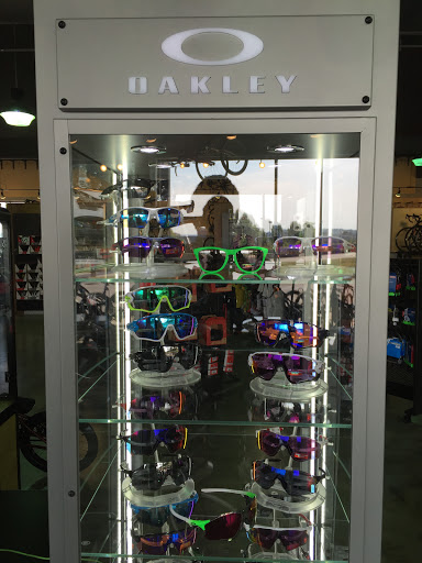 Shoe Store «PRO BIKE+RUN Robinson», reviews and photos, 3100 Robinson Ln, Pittsburgh, PA 15205, USA