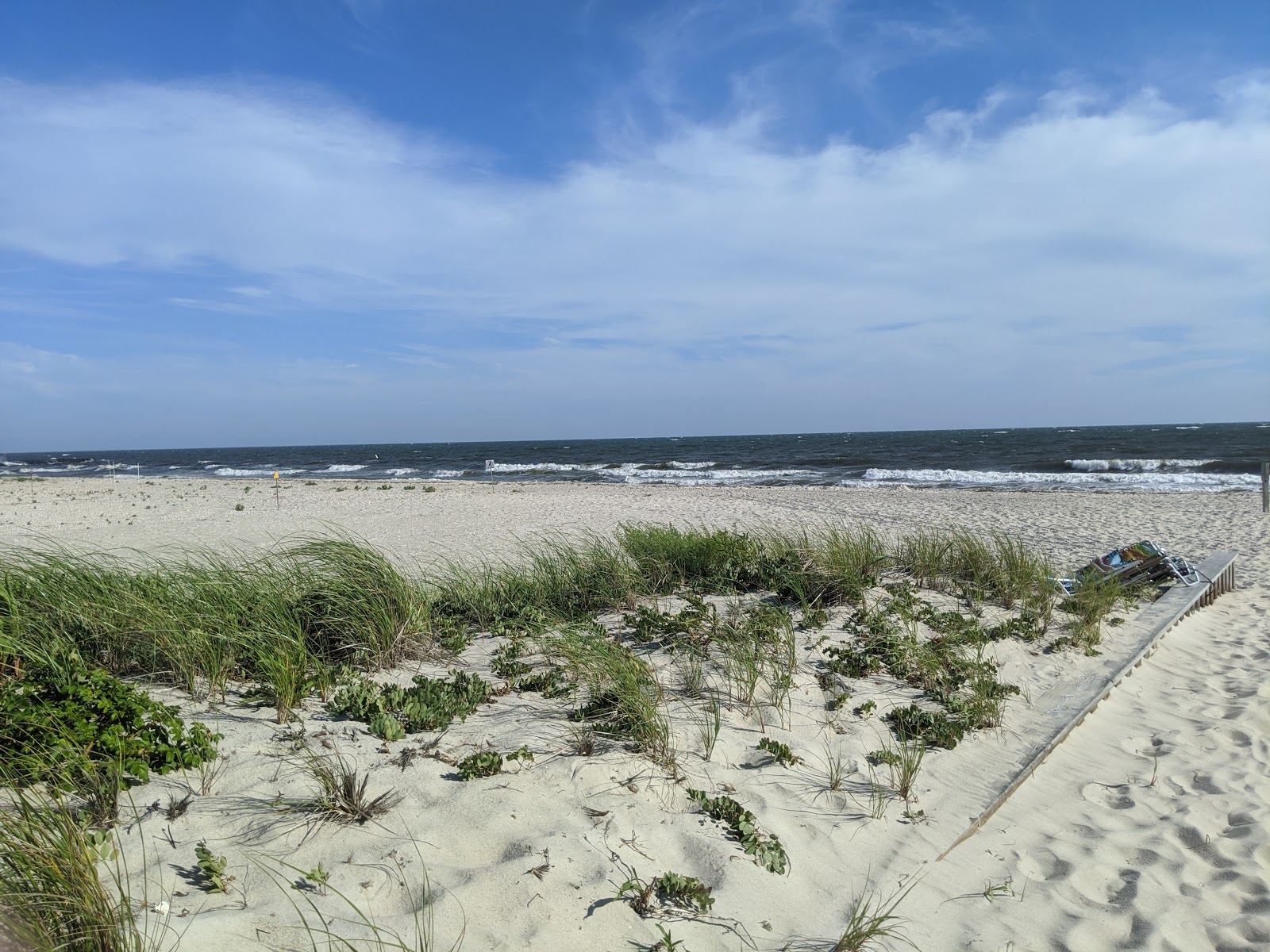 Zdjęcie Wychmere beach z powierzchnią jasny piasek