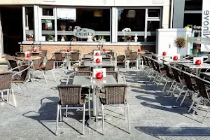 Café De Nieuwe Klok image