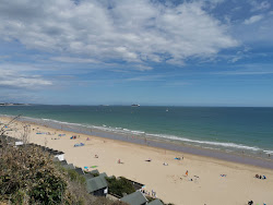Foto van Canford Cliffs Beach omringd door bergen