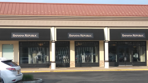 Banana Republic, 543 Wilmington Pike, Glen Mills, PA 19342, USA, 
