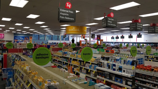 CVS, 1457 8th Ave, Bethlehem, PA 18018, USA, 