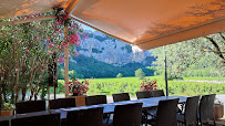 Atmosphère du Restaurant français Auberge du Pont d'Arc à Vallon-Pont-d'Arc - n°5