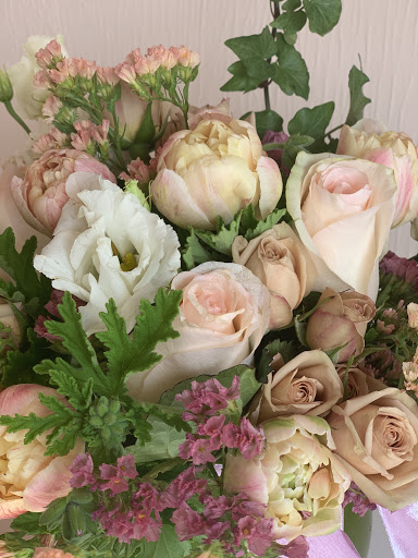 Florist «Sweet Pea Florist», reviews and photos, 5918 Naples Plaza, Long Beach, CA 90803, USA