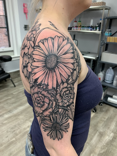 Tattoo Shop «Pink Raven Tattoos», reviews and photos, 219 Broadway #4, Saratoga Springs, NY 12866, USA