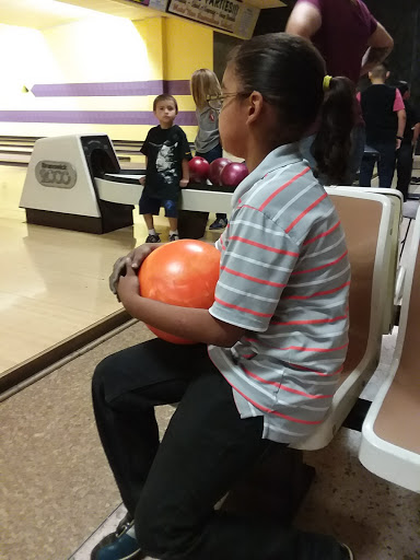 Sports Bar «Crown Lanes Bowling Center & Sports Bar», reviews and photos, 2325 S Federal Blvd, Denver, CO 80219, USA