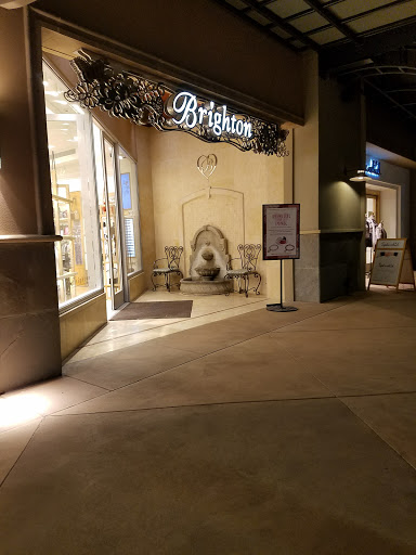 Shopping Mall «Kierland Commons», reviews and photos, 15205 N Kierland Blvd #150, Scottsdale, AZ 85254, USA