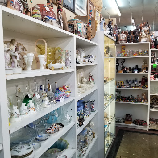 Antique Store «Merchant Square», reviews and photos, 1509 N Arizona Ave, Chandler, AZ 85225, USA