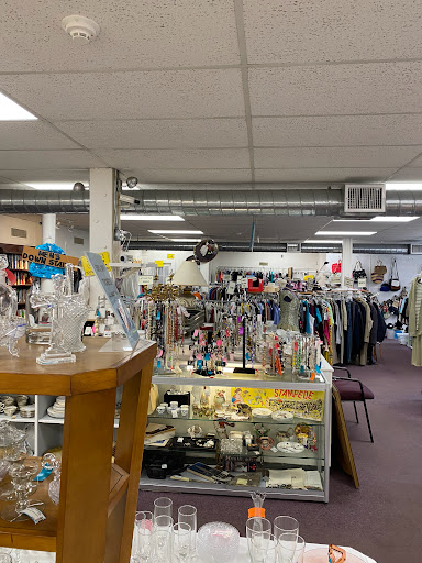 Thrift Store «Andover Thrift Shop», reviews and photos, 10 Park St, Andover, MA 01810, USA