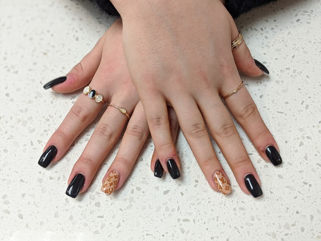 Viva Nails 07960