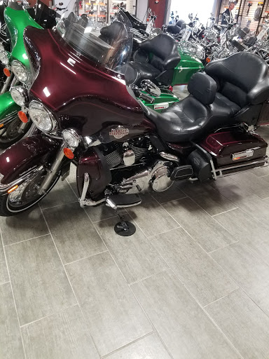 Motorcycle Dealer «Phantom Harley-Davidson», reviews and photos, 291 N Cypress Dr, Manteno, IL 60950, USA